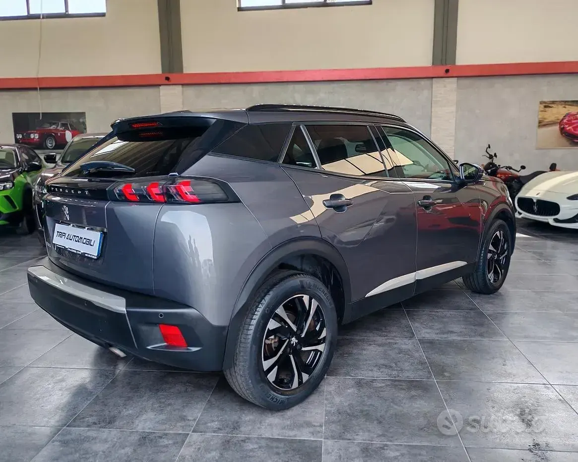 Usata Peugeot 2008 Allure 102 CV (75 kW) 2021 Grigio SUV