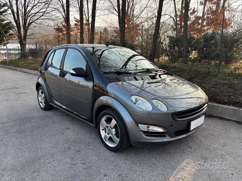 Usata Smart ForFour Pulse 95 CV (69 kW) 2004 Grigio Utilitaria