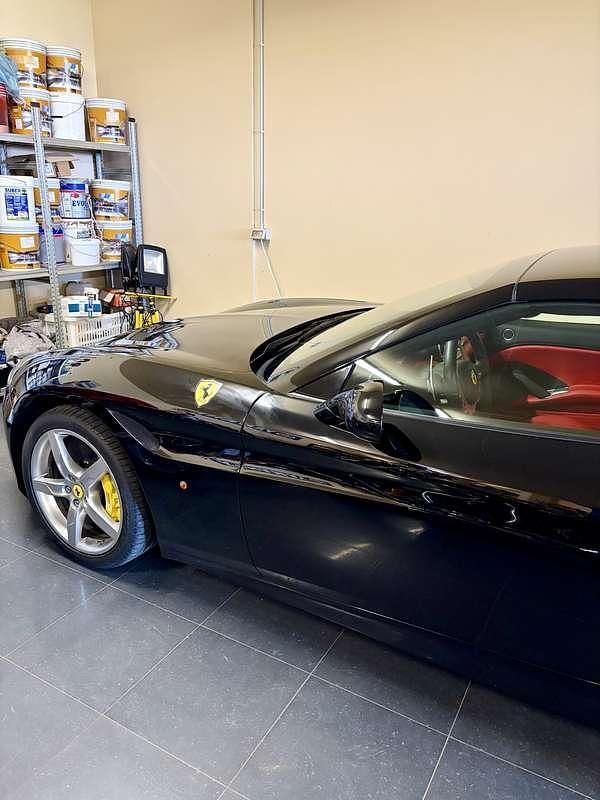 Usata Ferrari California 560 CV (411 kW) 2016 Nero Cabrio