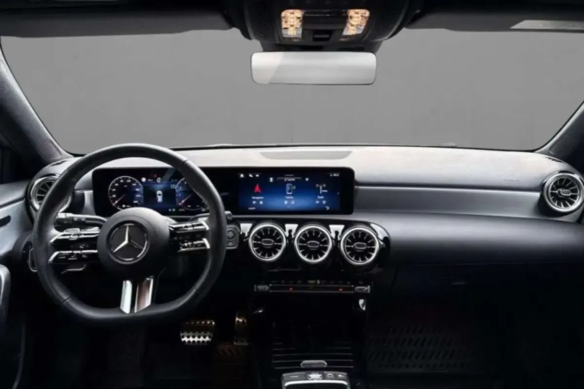 Usata Mercedes A250 Advanced Plus 224 CV (164 kW) 2025 Argento Berlina