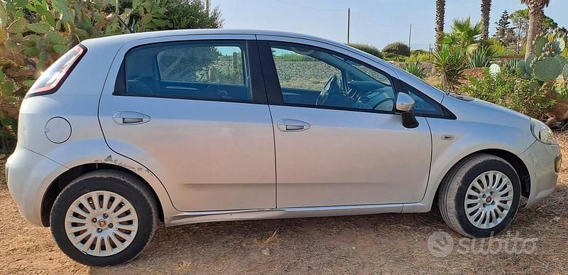 Usata Fiat Punto Evo 69 CV (50 kW) 2011 Grigio Utilitaria