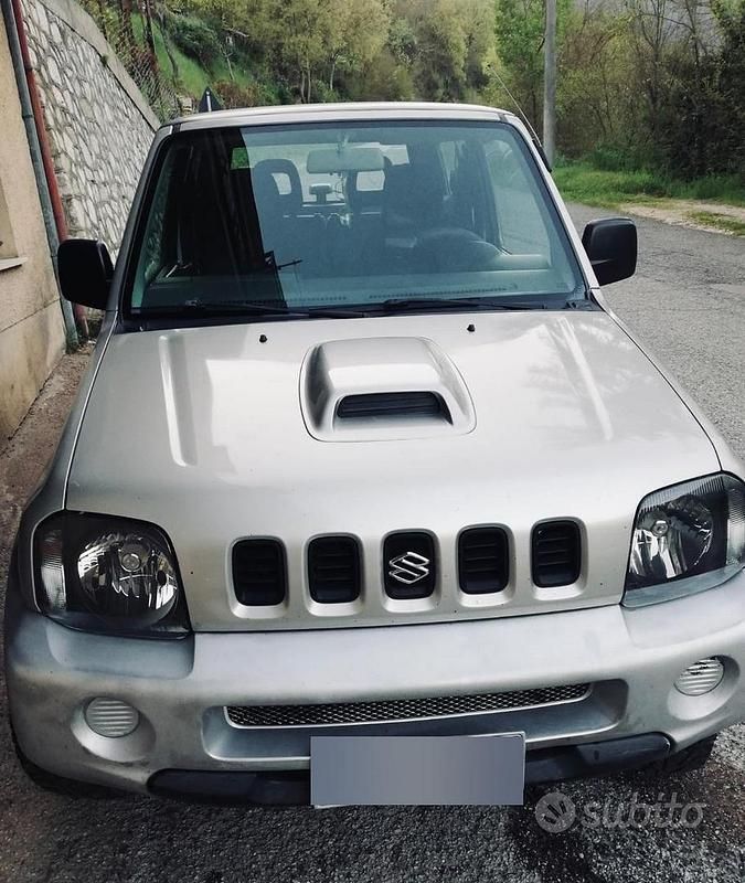 Usata Suzuki Jimny 65 CV (47 kW) 2005 Grigio SUV