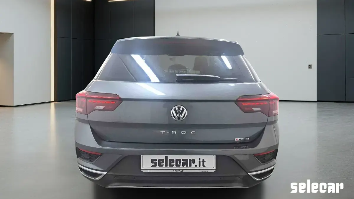 Usata VW T-Roc Advance 150 CV (110 kW) 2018 6y grigio daytona perla SUV