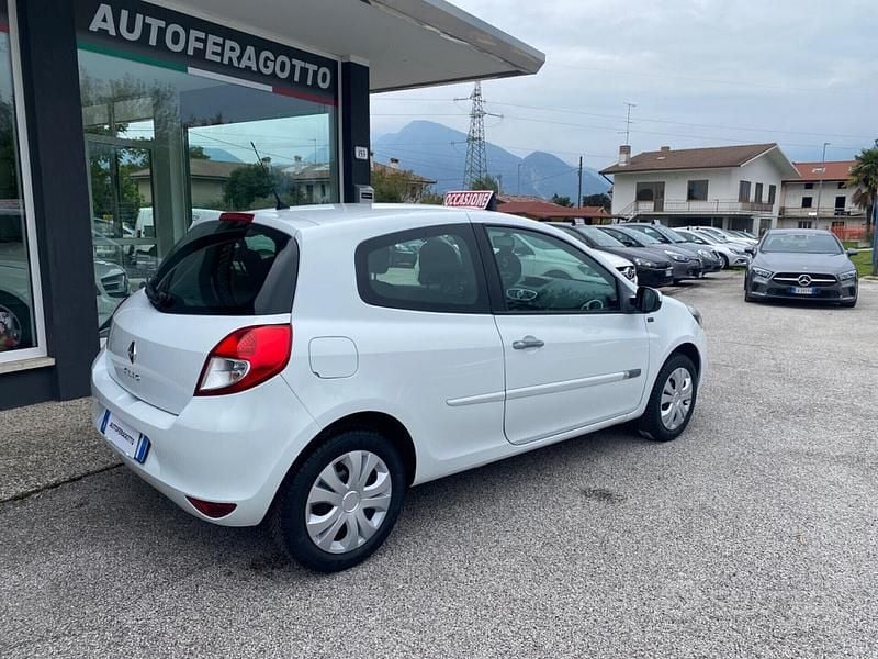 Usata Renault Clio IV 75 CV (55 kW) 2012 Bianco Berlina
