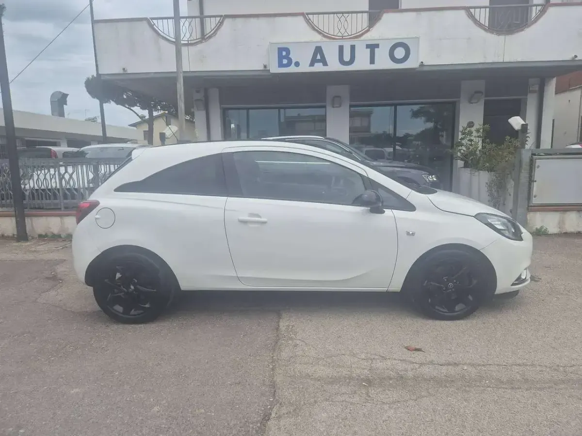 Usata Opel Corsa Cosmo 95 CV (69 kW) 2018 Bianco Utilitaria