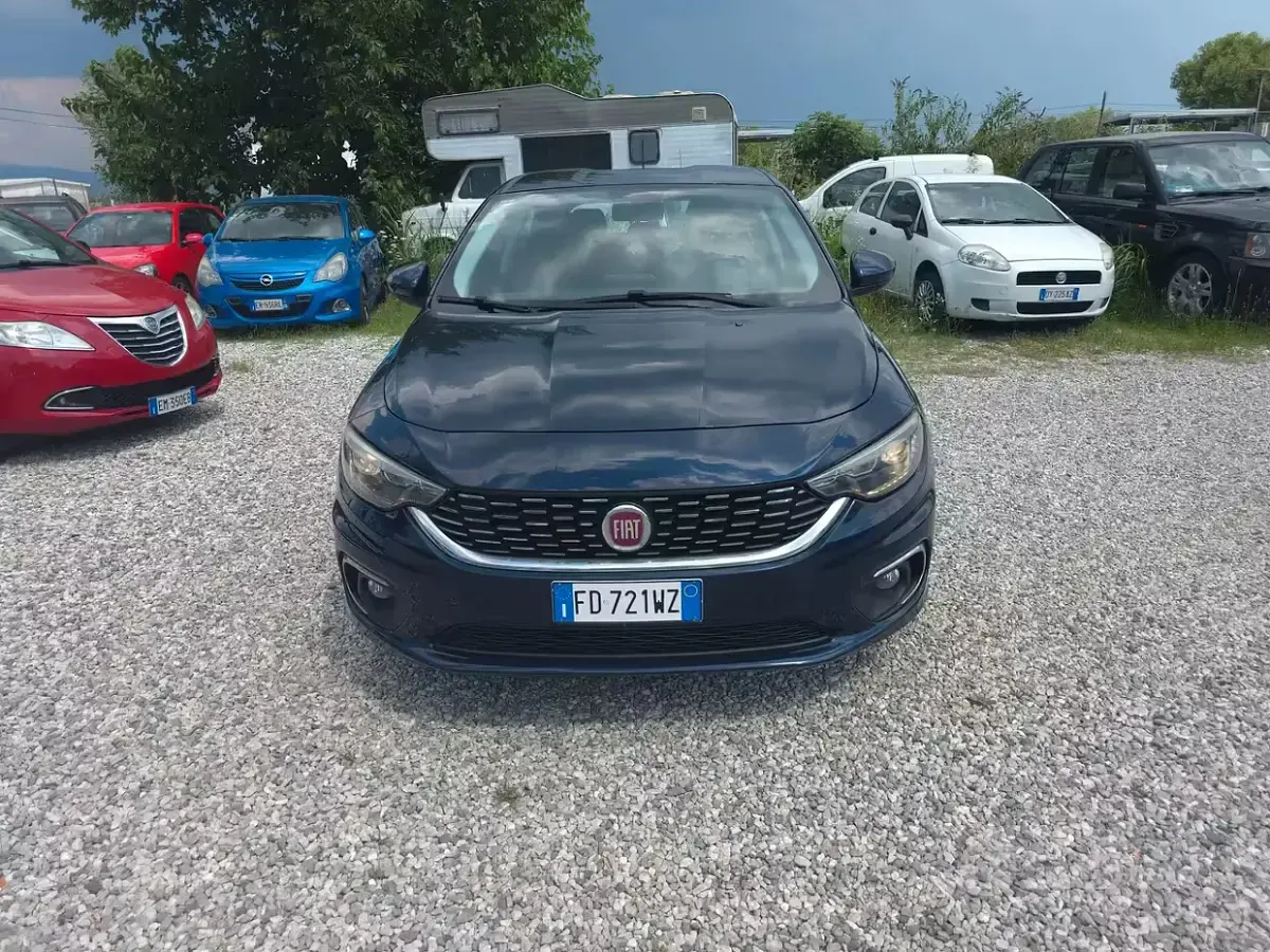 Usata Fiat Tipo Lounge 120 CV (88 kW) 2016 Bluazzurro Berlina