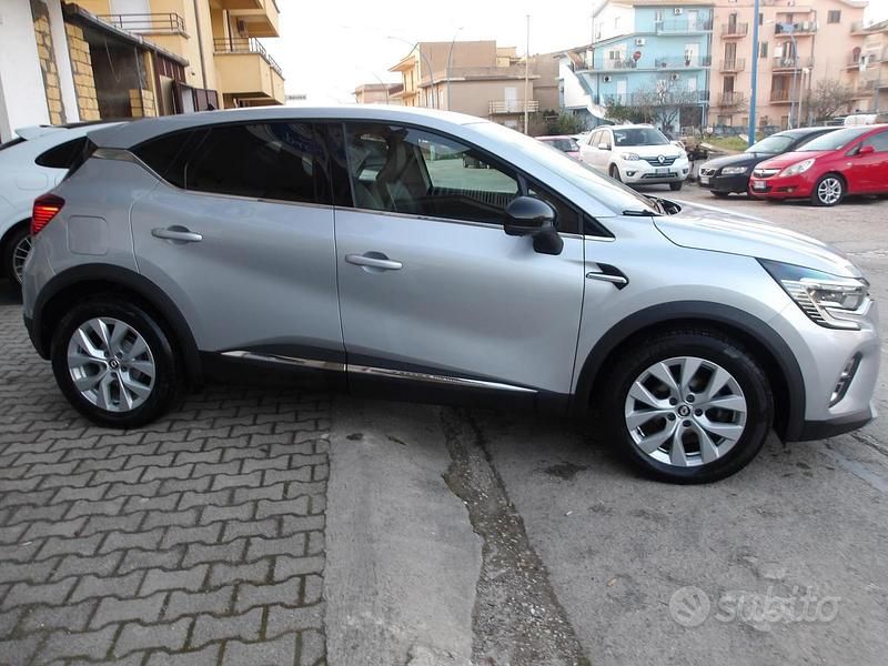 Usata Renault Captur Intens 90 CV (66 kW) 2022 Rosso SUV