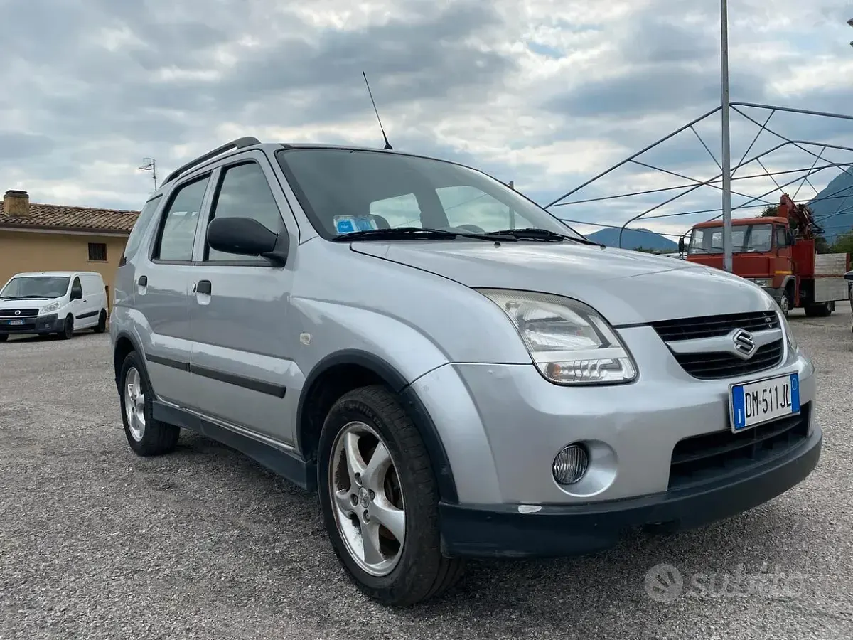 Usata Suzuki Ignis GL 99 CV (72 kW) 2008 Grigio Utilitaria