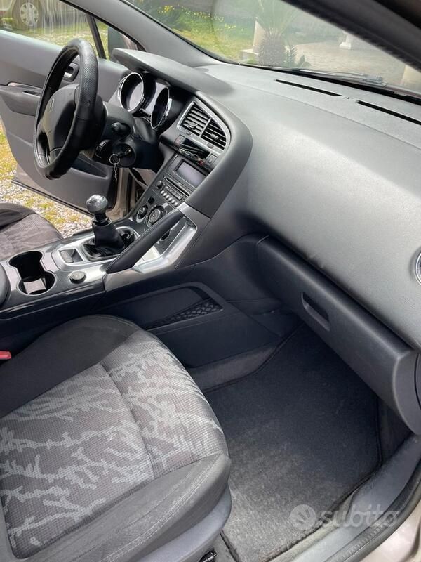 Usata Peugeot 3008 109 CV (80 kW) 2009 Grigio SUV