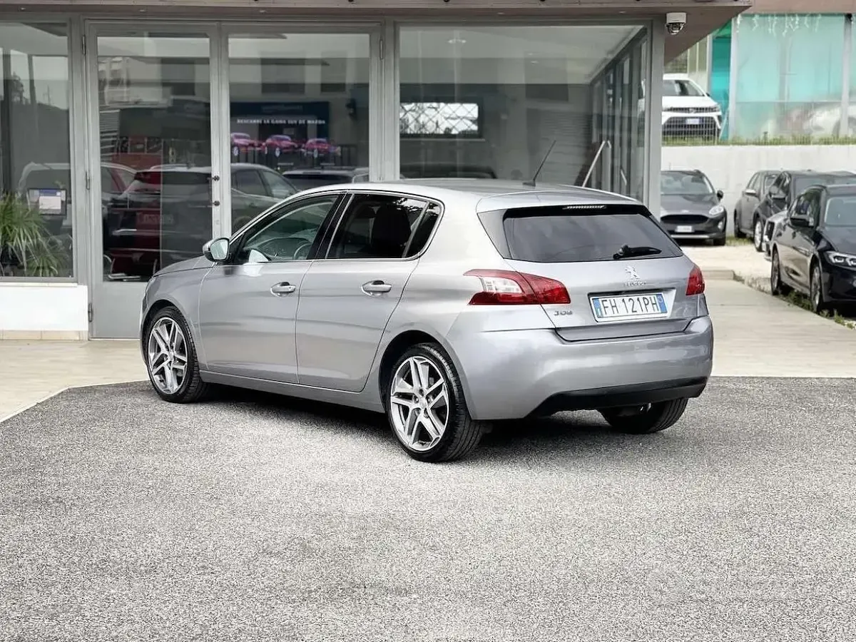 Usata Peugeot 308 120 CV (88 kW) 2017 Grigio Berlina