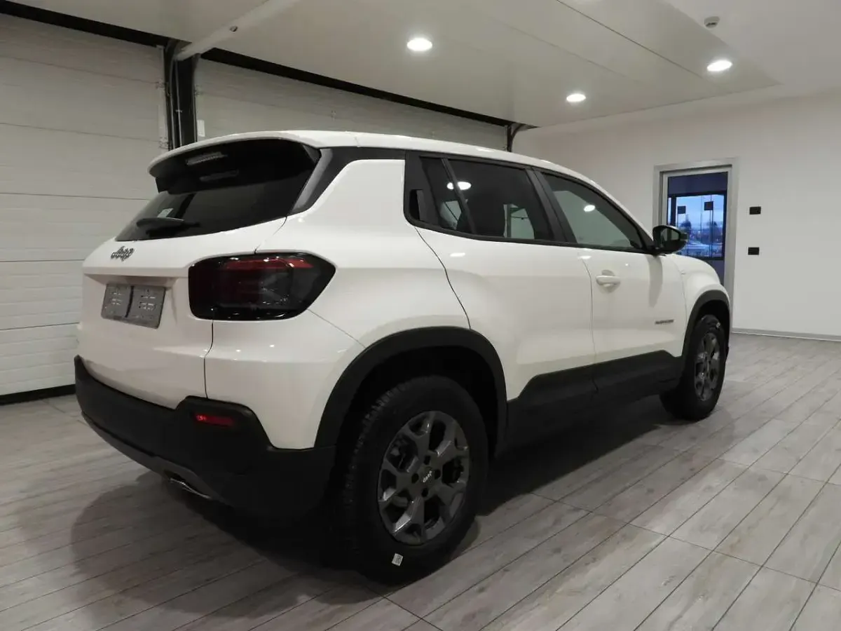 Uusi Jeep Avenger Longitude 101 HP (74 kW) 2026 Snow Katumaasturi