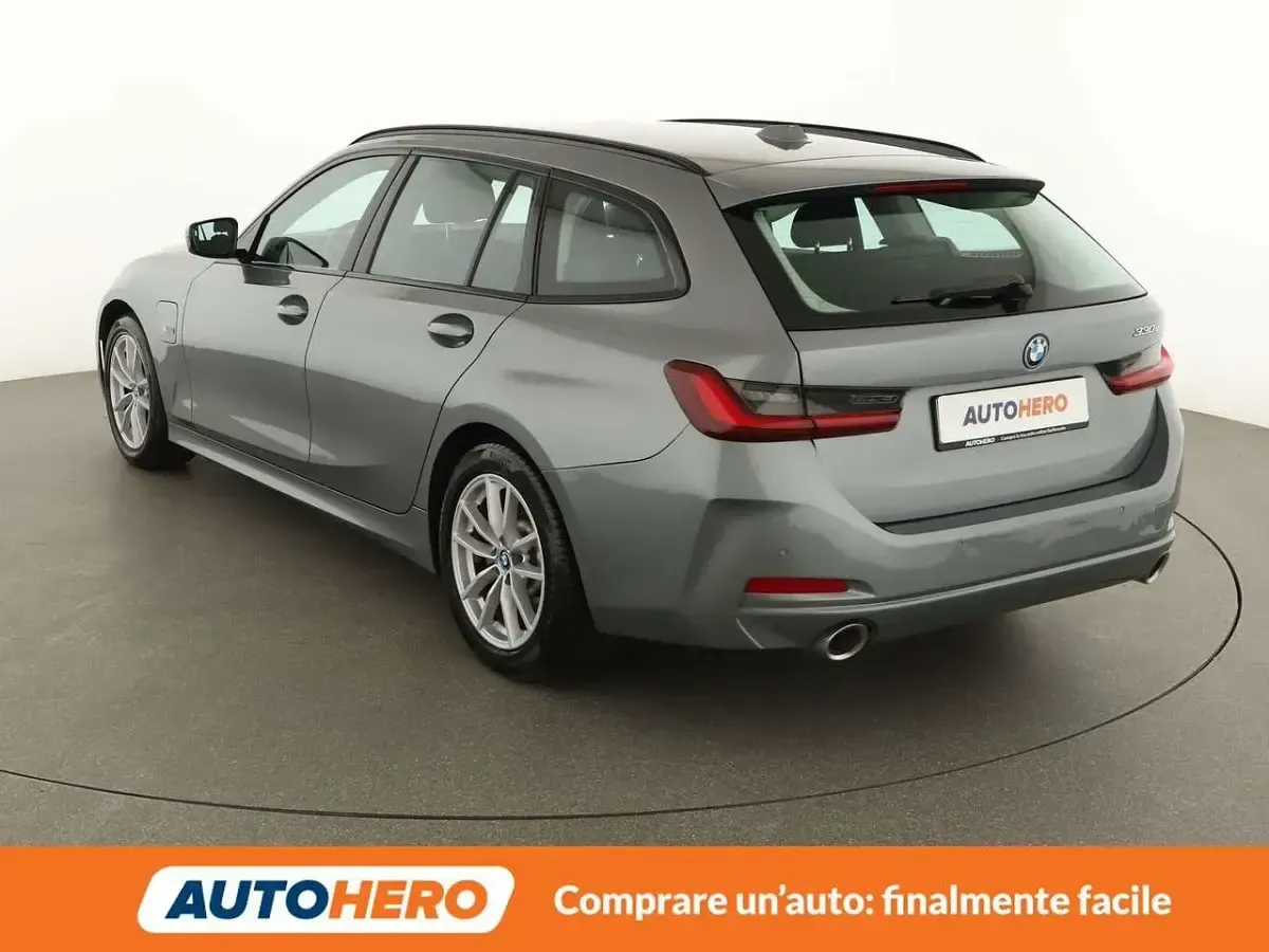 Usata BMW 330 184 CV (135 kW) 2023 Grigio Station wagon