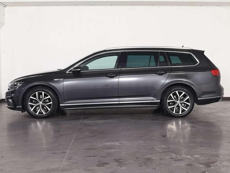 Usata VW Passat Executive 190 CV (139 kW) 2021 Grigio manganese Station wagon