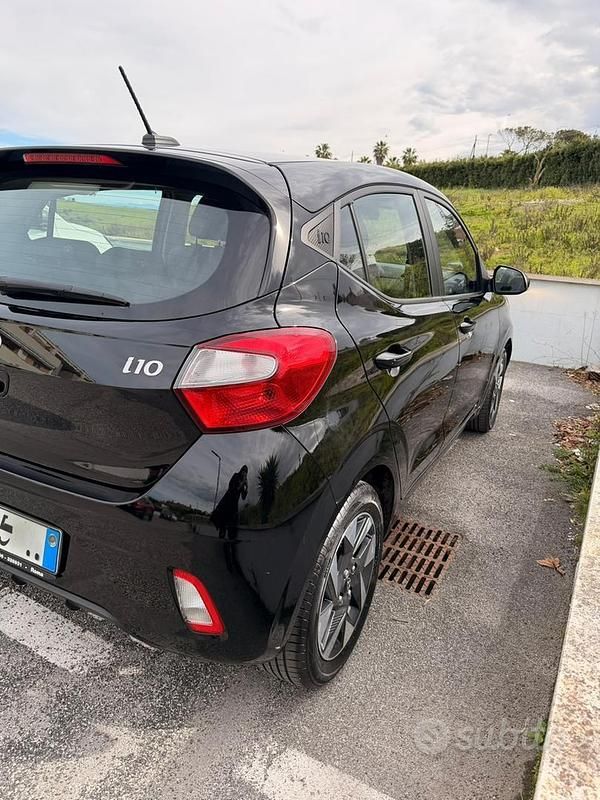 Usata Hyundai i10 67 CV (49 kW) 2024 Nero Utilitaria