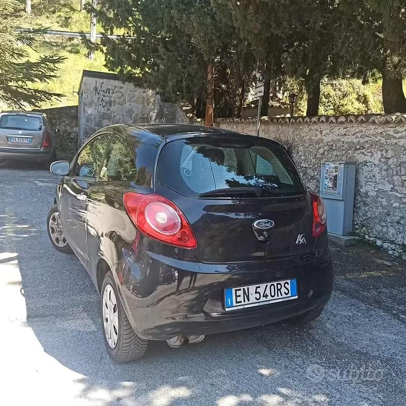 Usata Ford Ka 69 CV (50 kW) 2010 Nero Utilitaria