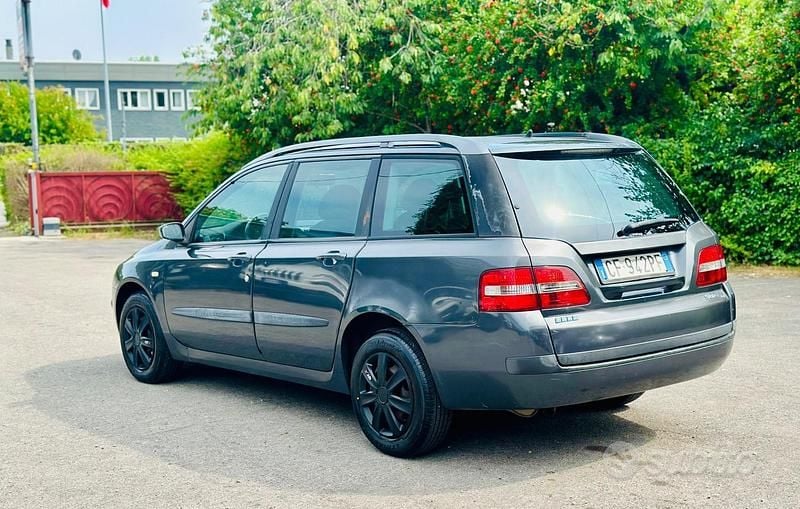 Usata Fiat Stilo Dynamic 133 CV (97 kW) 2003 Grigio Station wagon