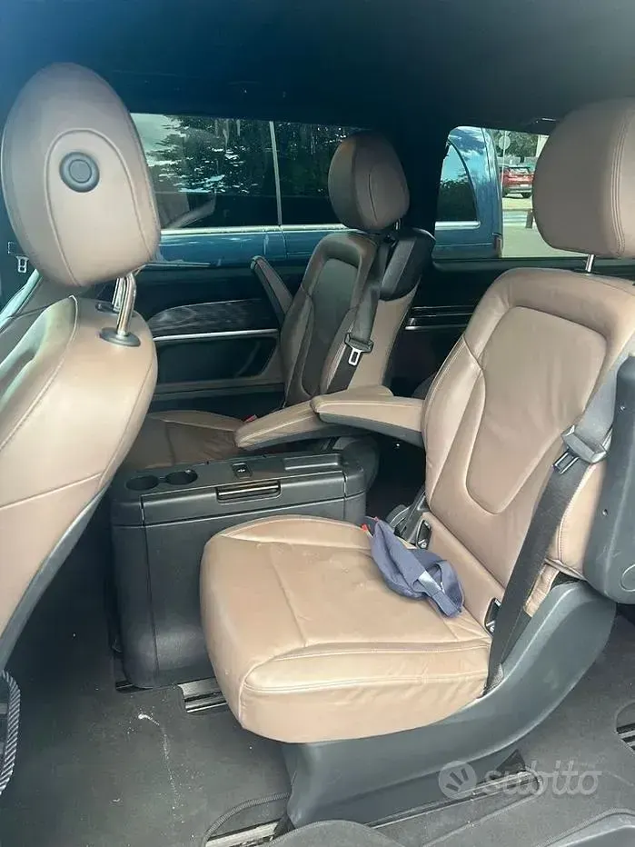 Usata Mercedes V300 Edition 239 CV (175 kW) 2021 Blu Monovolume