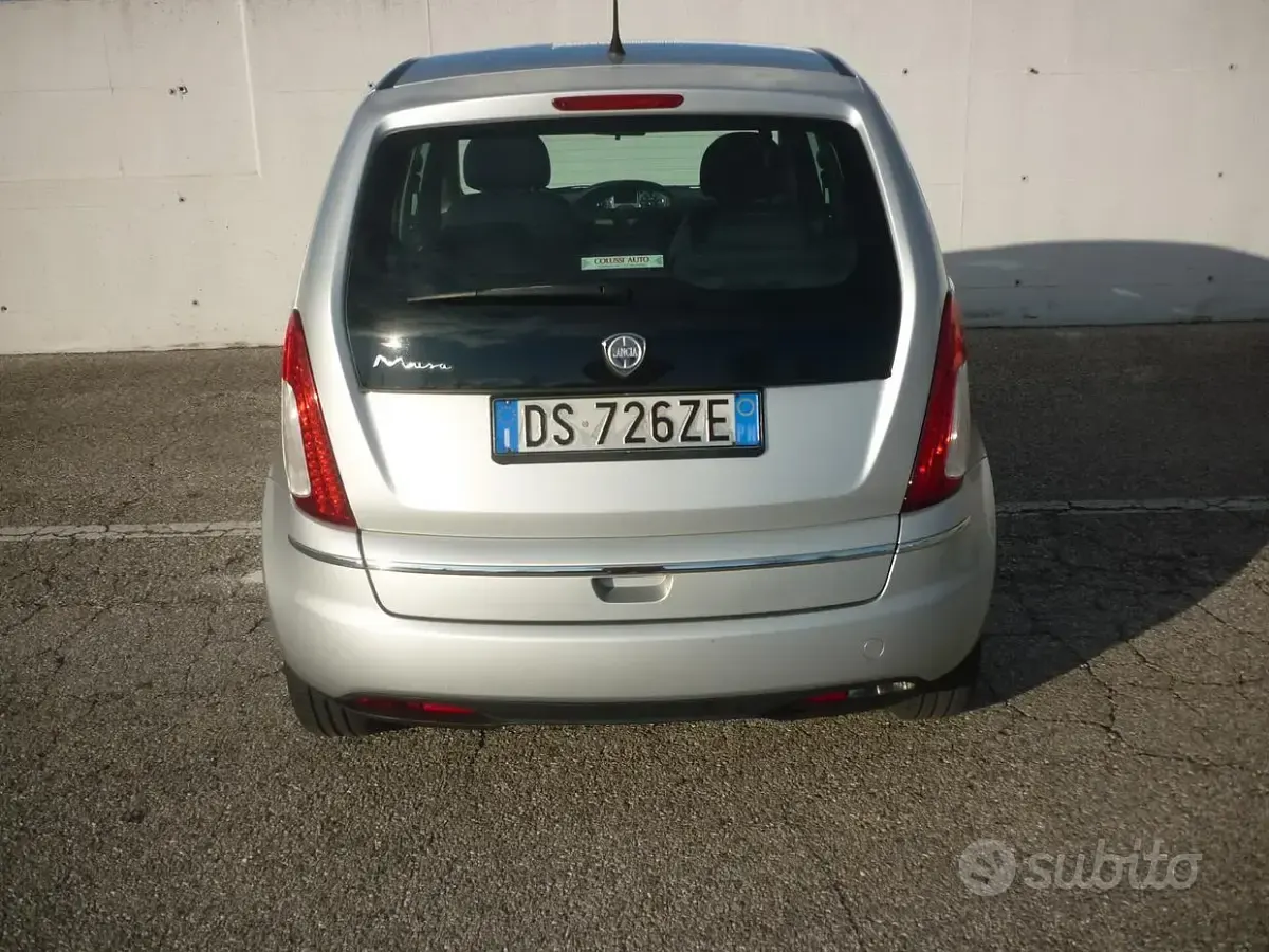Usata Lancia Musa 95 CV (69 kW) 2009 Bianco Monovolume