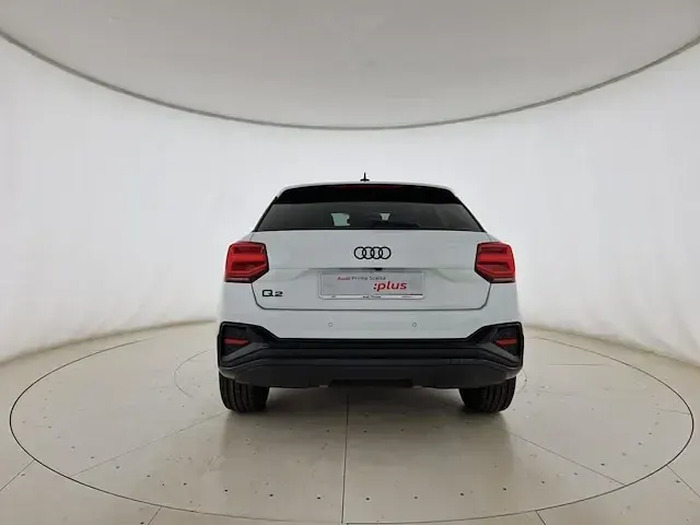 Usata Audi Q2 Ambiente 150 CV (110 kW) 2024 Bianco ghiacciaio metallizzato SUV