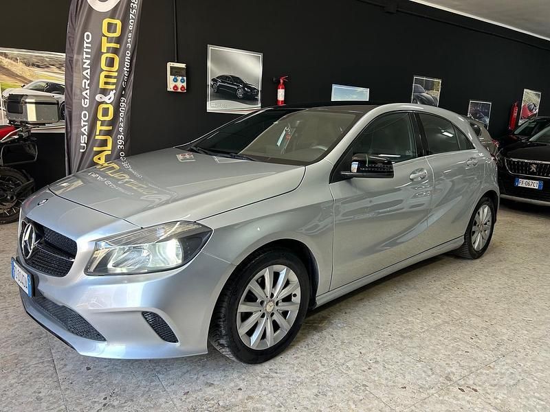 Usata Mercedes A180 Premium 109 CV (80 kW) 2016 Grigio Berlina