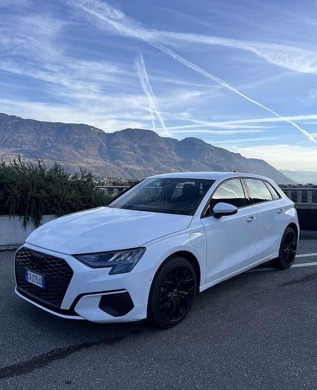 Usata Audi A3 Sportback e-tron Advanced 150 CV (110 kW) 2022 Bianco Utilitaria