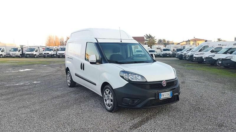Usata Fiat Doblò 105 CV (77 kW) 2018 Bianco Monovolume