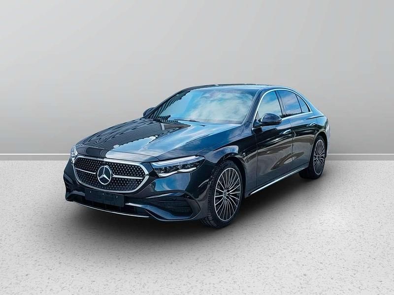 Grigio grafite Nuova 2025 Mercedes E220 | 69.500 € (Ottimo prezzo) - Immagine 1/4