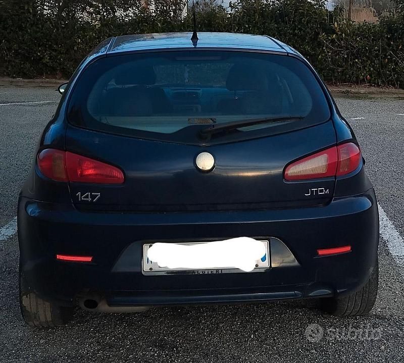 Usata Alfa Romeo 147 Distinctive 120 CV (88 kW) 2007 Blu/azzurro Utilitaria