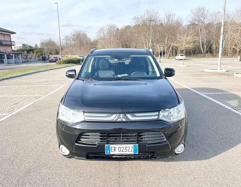 Usata Mitsubishi Outlander 150 CV (110 kW) 2013 Nero SUV