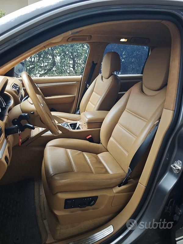 Usata Porsche Cayenne Turbo 2007 Grigio SUV