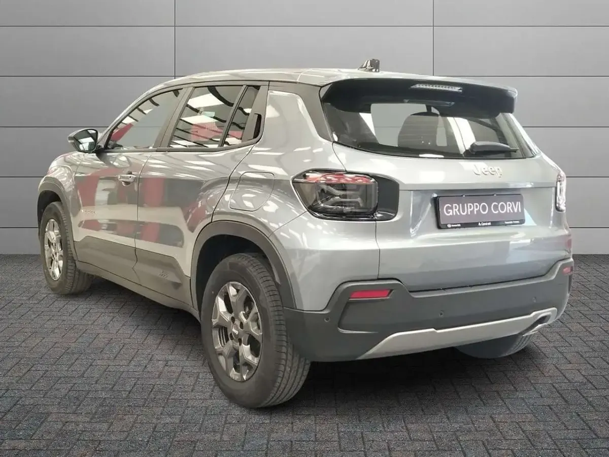 Usata Jeep Avenger Altitude 101 CV (74 kW) 2025 Argento SUV