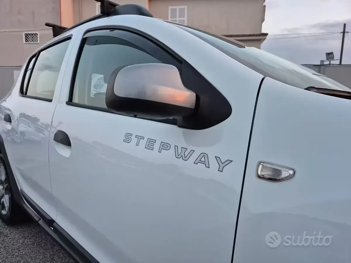Usata Dacia Sandero Stepway 90 CV (66 kW) 2017 Bianco Berlina