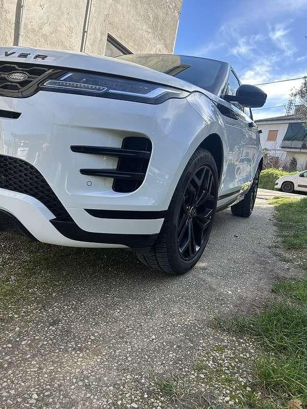 Käytetty Land Rover Range Rover evoque R-Dynamic 179 HP (131 kW) 2020 Katumaasturi
