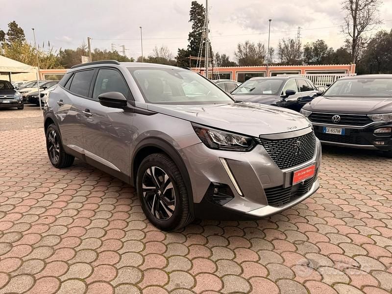Używany Peugeot 2008 Allure 110 KM (80 kW) 2022 Szary SUV