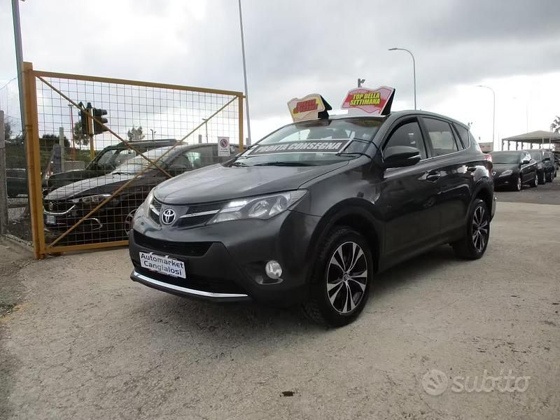 Usata Toyota RAV4 Lounge 124 CV (91 kW) 2014 Grigio SUV