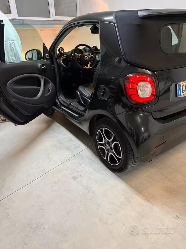 Usata Smart ForTwo Cabrio 2017 Nero Cabrio