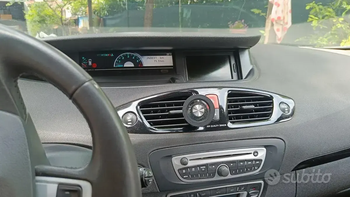 Usata Renault Scenic E-Tech XMOD 131 CV (96 kW) 2011 Bianco Monovolume