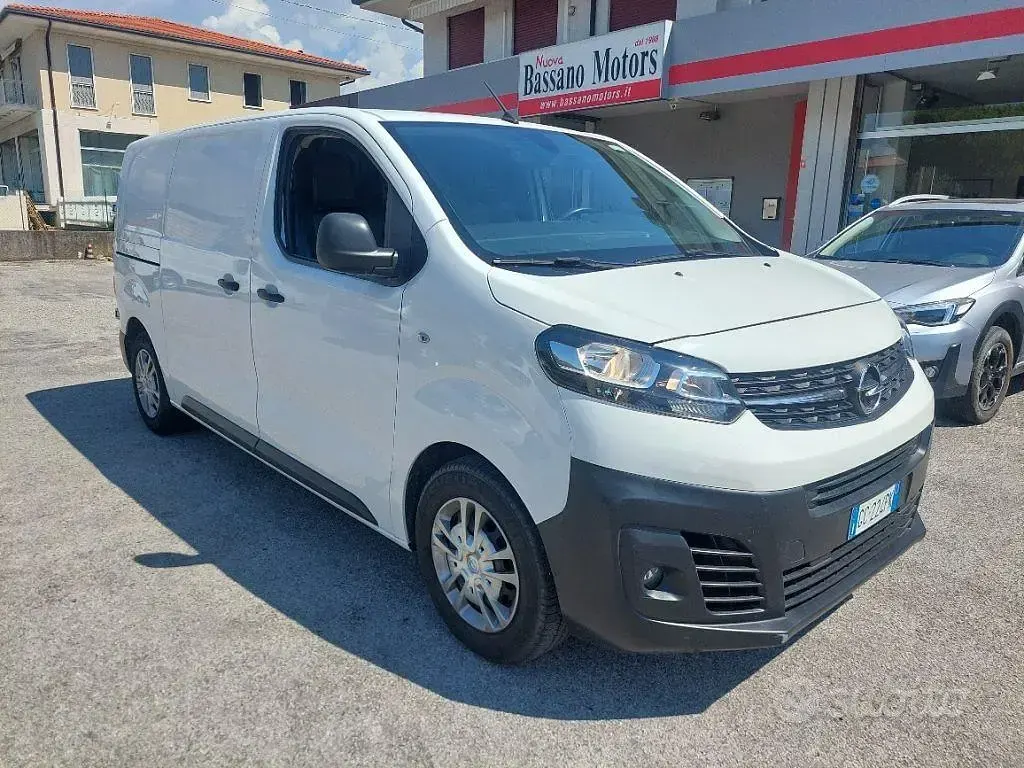 Usata Opel Vivaro-e Combi S 120 CV (88 kW) 2020 Bianco Monovolume