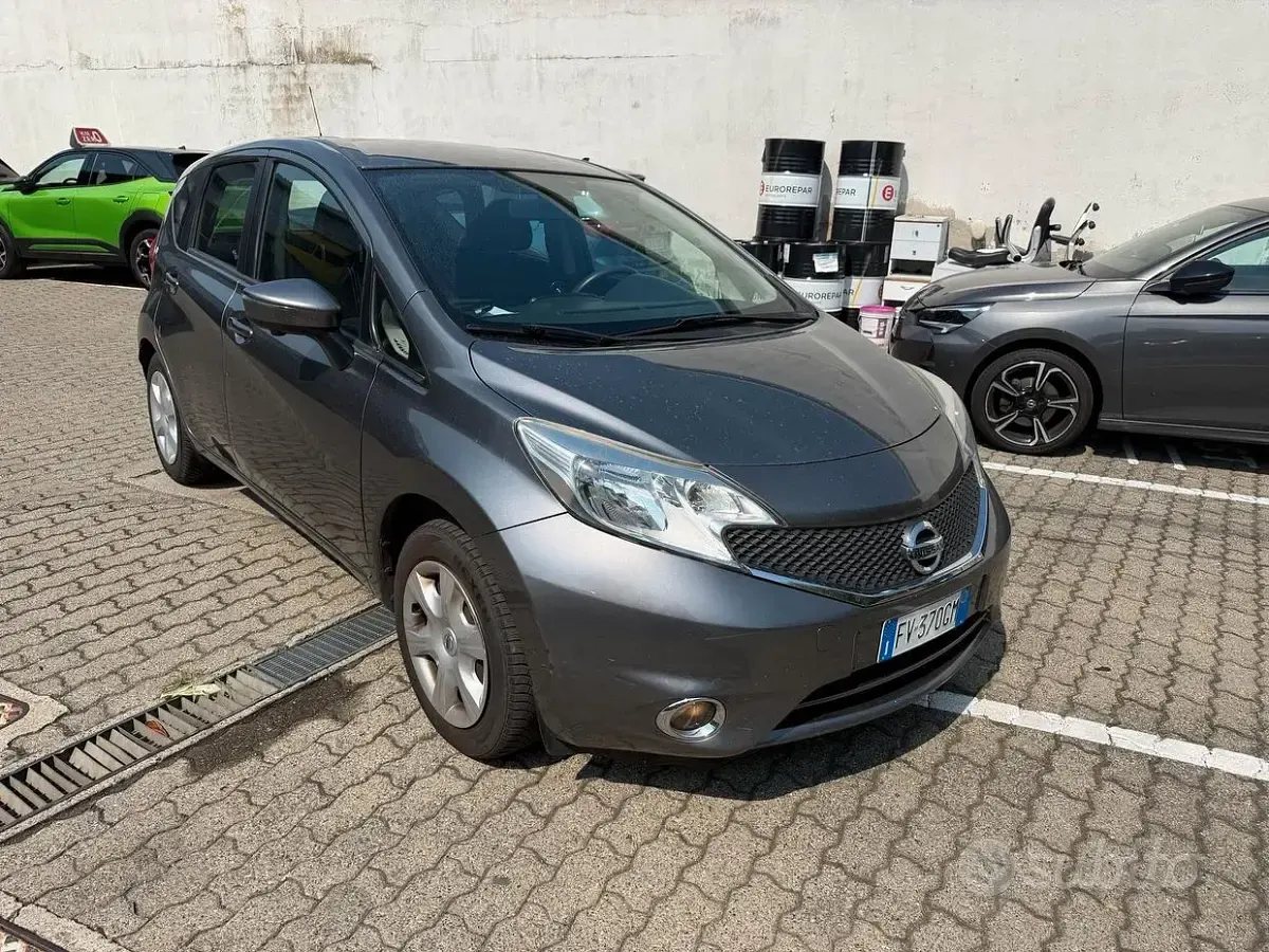 Usata Nissan Note 90 CV (66 kW) 2013 Grigio Utilitaria