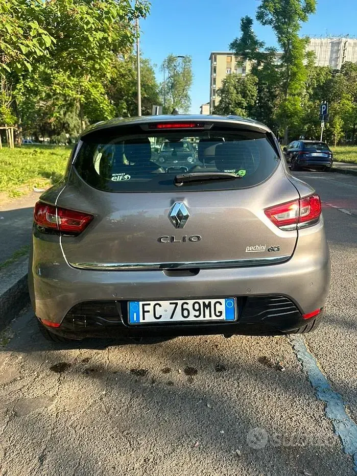 Usata Renault Clio 90 CV (66 kW) 2016 Grigio Utilitaria