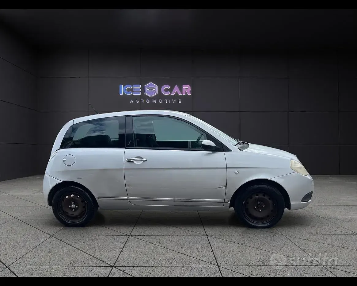Usata Lancia Ypsilon 75 CV (55 kW) 2007 Grigio Utilitaria