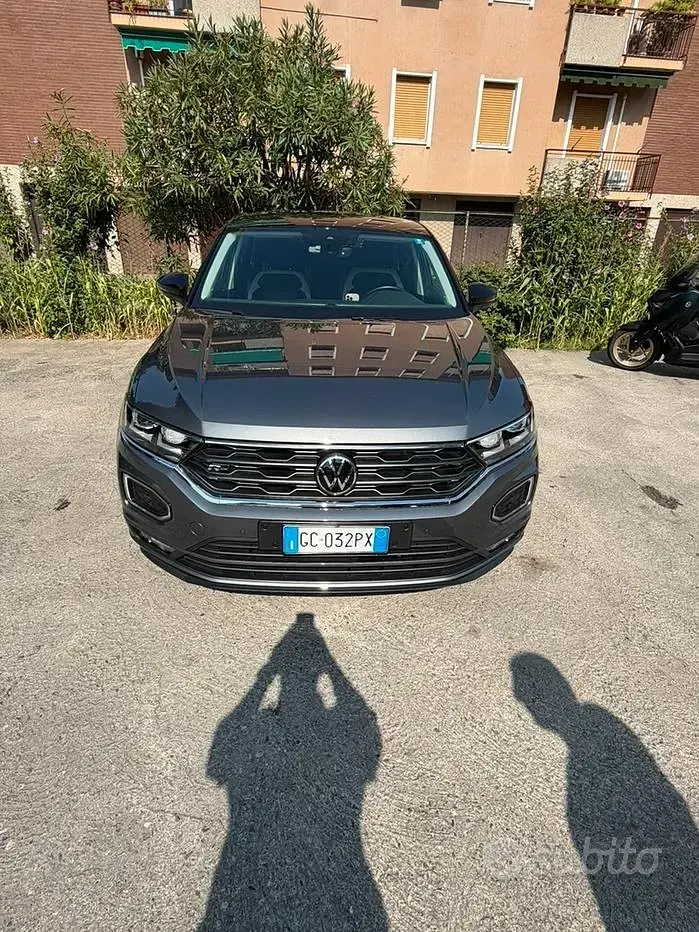 Usata VW T-Roc 150 CV (110 kW) 2020 Grigio SUV