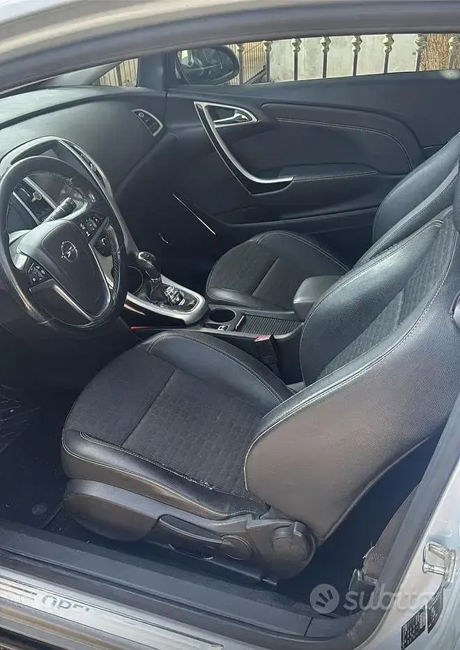 Usata Opel Astra GTC OPC 165 CV (121 kW) 2012 Berlina