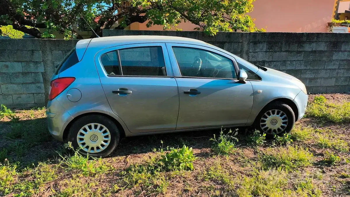 Używany Opel Corsa 75 KM (55 kW) 2008 Hatchback