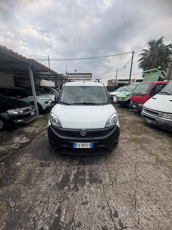 Usata Fiat Doblò 95 CV (69 kW) 2015 Bianco Monovolume