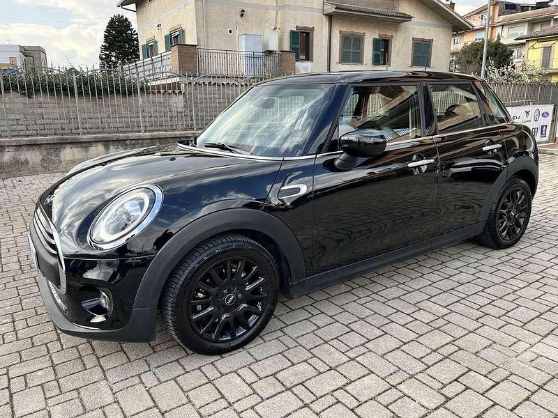 Usata Mini ONE 102 CV (75 kW) 2021 Nero Utilitaria