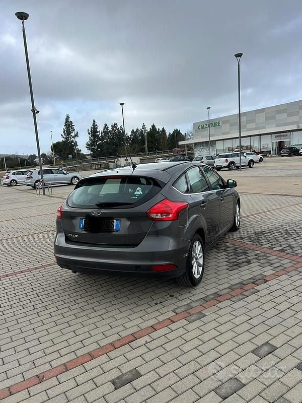 Usata Ford Focus Titanium 2015 Grigio Berlina