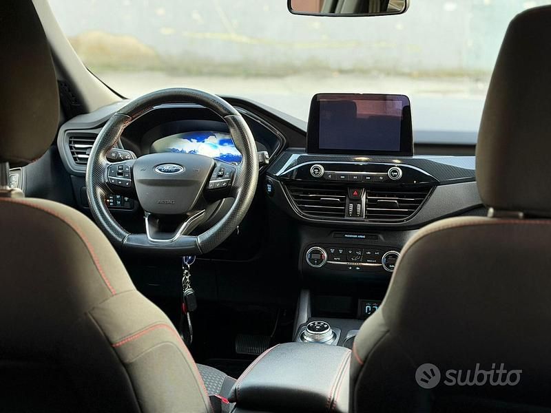 Usata Ford Kuga 120 CV (88 kW) 2021 Bianco SUV