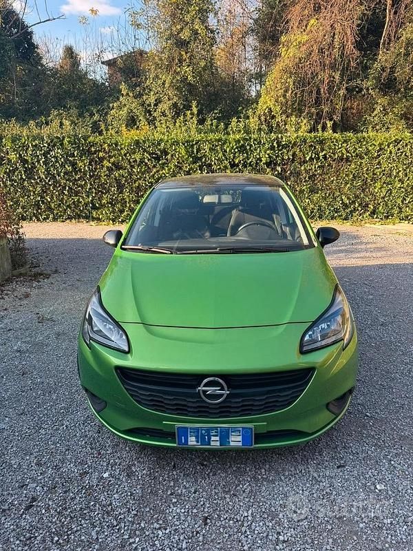 Verde Usata 2016 Opel Corsa Tre volumi | 7000 € (Buon prezzo) - Immagine 1/4