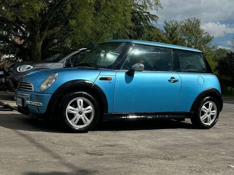 Usata Mini One D 75 CV (55 kW) 2004 Blu/azzurro Utilitaria
